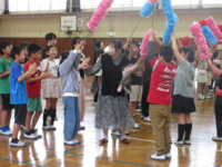 青木先生のおもしろいアイデアで学校の子ども達はいつも楽しんでいました。