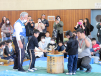 参観の保護者の皆さんもチャッターチャンスをねらっています。