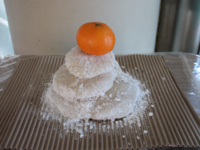 ついたお餅は、職員玄関のところに鏡餅としてあります。