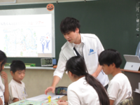 双六を使って税について学びます。